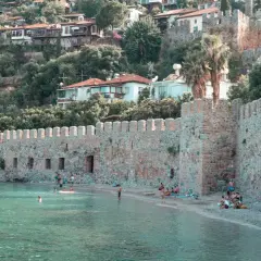Czy Alanya jest bezpieczna? Poznaj ryzyka i porady eksperta