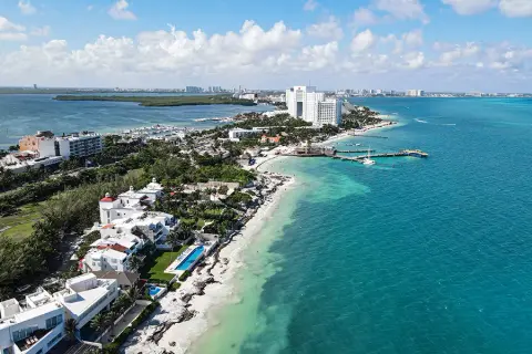 Cancun: Bezpiecznie na wakacjach? Poradnik dla Polaków