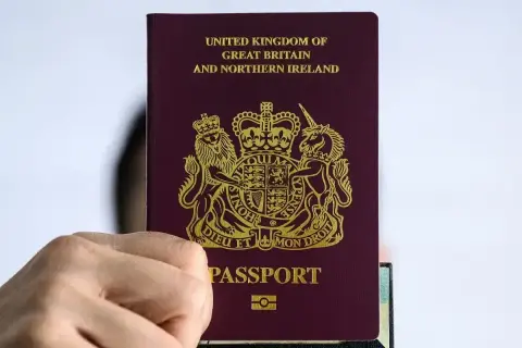 Brytyjski paszport. Czy do Szkocji potrzebny jest paszport? Tak, jeśli podróżujesz spoza Wielkiej Brytanii.