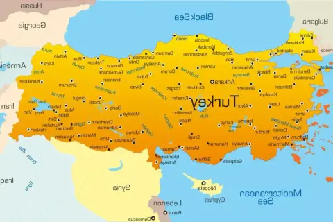 Mapa Turcji z zaznaczonymi miastami. Podróżując po kraju, warto sprawdzić, czy w Turcji jest bezpiecznie, planując trasę.