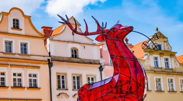 Jelenia Góra: Niezapomniane atrakcje od Karkonoszy po uzdrowisko