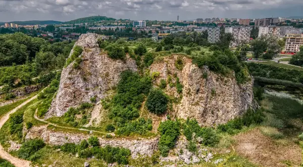Kielce i okolice: co zwiedzić? Odkryj skarby Świętokrzyskiego!