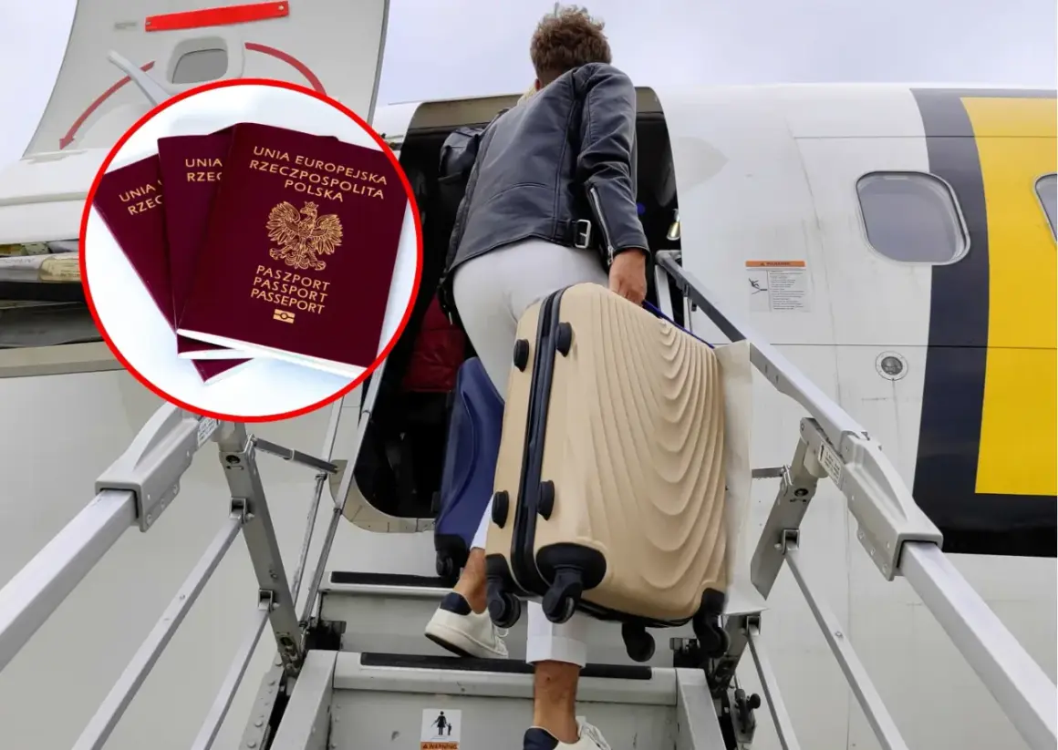 Osoba z bagażem wchodzi po schodach do samolotu, a obok widoczne są paszporty polskie.