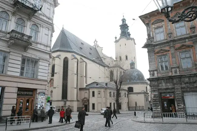 Lwów alarm przeciwlotniczy schron