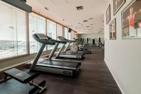 Bezpieczeństwo w Courtyard by Marriott Warsaw Airport - Czy warto?