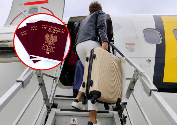 Osoba z bagażem wchodzi po schodach do samolotu, a obok widoczne są paszporty polskie.